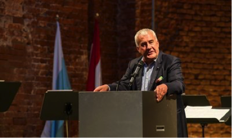 Ansprache durch den Beauftragten der Bayerischen Staatsregierung Dr. Ludwig Spaenle, Staatsminister a. D. Das Bild zeigen den Eröffnungsredner Dr. Ludwig Speenle